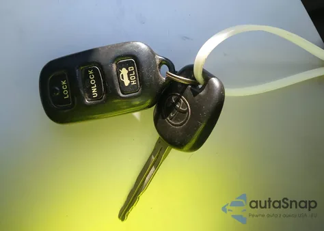 2005 Toyota Camry Le V6 z USA, uszkodzony, nr VIN 4T1BF32K25U092716